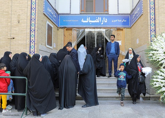 توزيع غذاي نذری در ایام ولادت حضرت صديقه طاهره