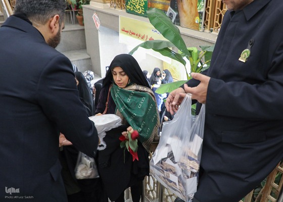 توزيع غذاي نذری در ایام ولادت حضرت صديقه طاهره