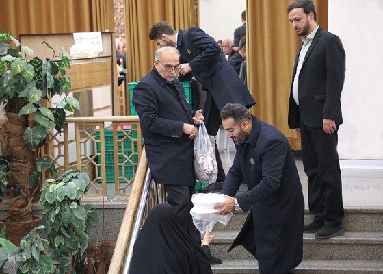 توزيع غذاي نذری در ایام ولادت حضرت صديقه طاهره