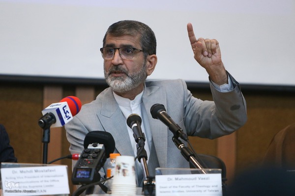 محمود واعظی در همایش «رسالات الله»