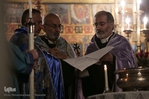 آیین عشای ربانی در کلیسای وانک اصفهان