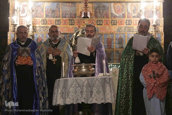 آیین عشای ربانی در کلیسای وانک اصفهان