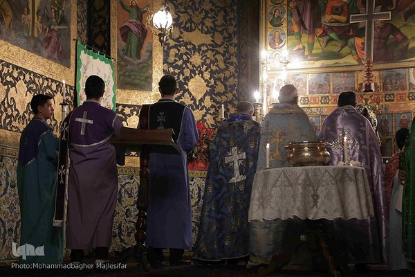 آیین عشای ربانی در کلیسای وانک اصفهان