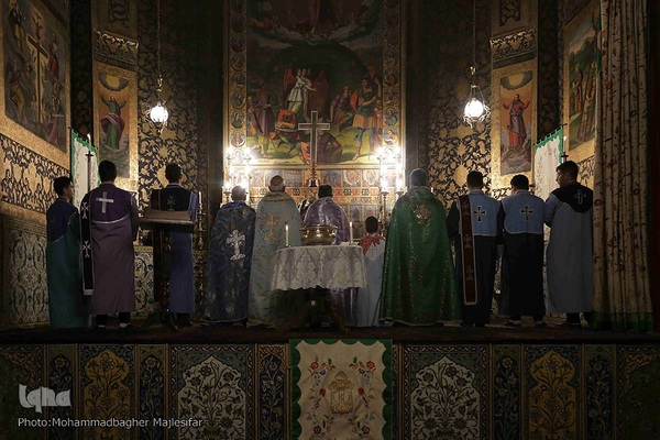 آیین عشای ربانی در کلیسای وانک اصفهان