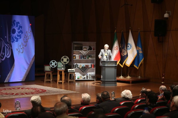 مراسم رونمایی از فرهنگنامه «اسارت و آزادگان»