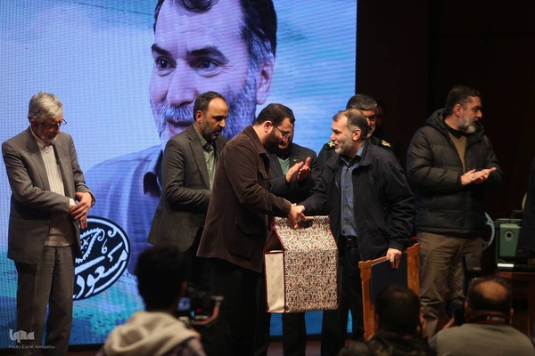 مراسم رونمایی از فرهنگنامه «اسارت و آزادگان»