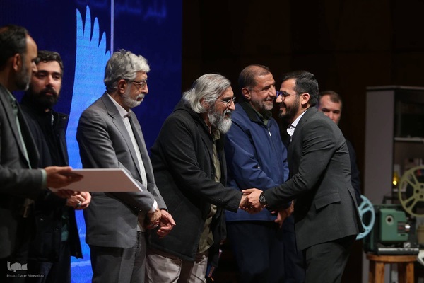 مراسم رونمایی از فرهنگنامه «اسارت و آزادگان»