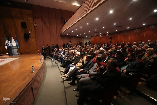 مراسم رونمایی از فرهنگنامه «اسارت و آزادگان»