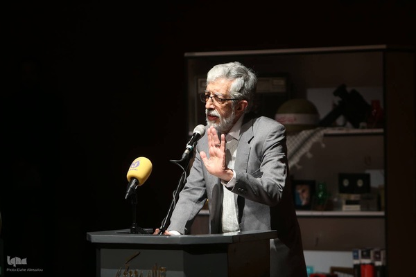 مراسم رونمایی از فرهنگنامه «اسارت و آزادگان»