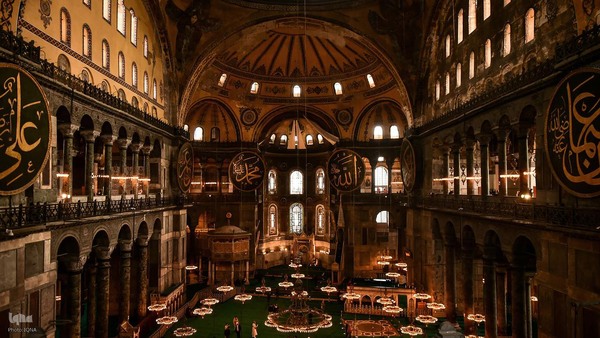 بازدید گردشگران از مسجد ایاصوفیه ترکیه