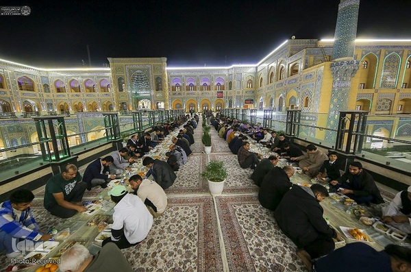 سفره ضیافت در شب ولادت امیرالمومنین (ع)