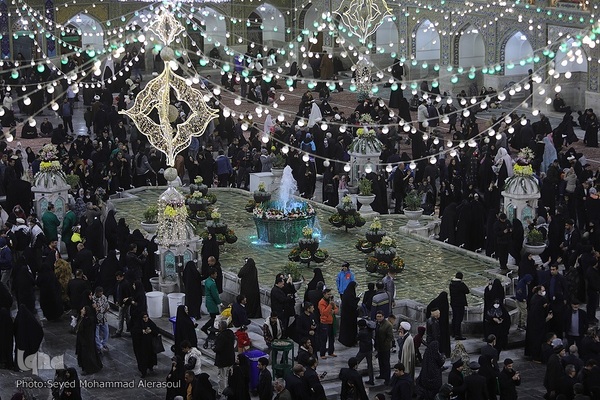 حرم مطهر رضوی در شب ولادت حضرت علی(ع)