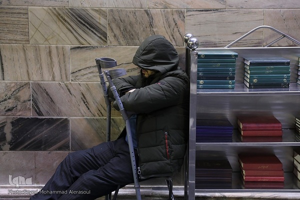 حرم مطهر رضوی در شب ولادت حضرت علی(ع)