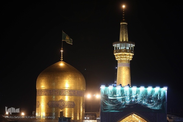 حرم مطهر رضوی در شب ولادت حضرت علی(ع)