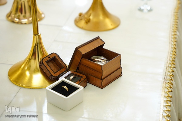 مراسم عقد زوجین جوان در جوار حرم مطهر حضرت شاهچراغ علیه السلام، به‌مناسبت میلاد خجسته مولود کعبه