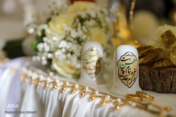 مراسم عقد زوجین جوان در جوار حرم مطهر حضرت شاهچراغ علیه السلام، به‌مناسبت میلاد خجسته مولود کعبه