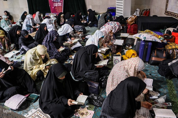 مراسم اعمال ام داوود در مسجد دانشگاه تهران