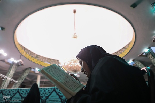 مراسم اعمال ام داوود در مسجد دانشگاه تهران