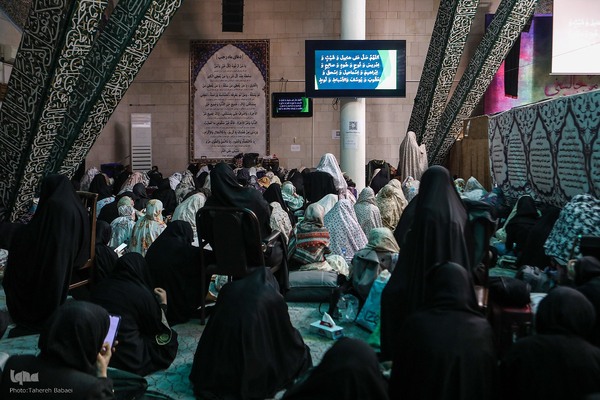 مراسم اعمال ام داوود در مسجد دانشگاه تهران