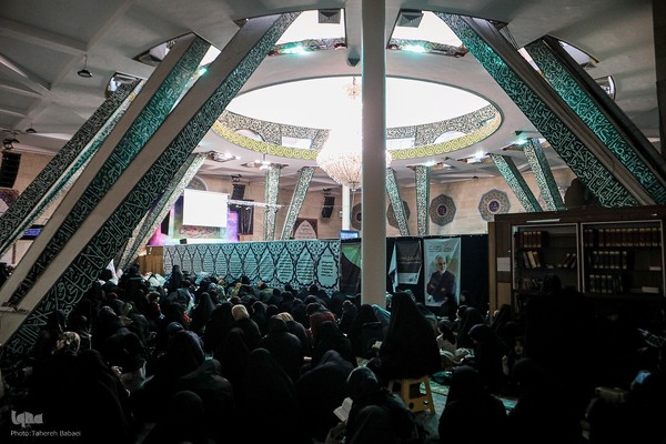 مراسم اعمال ام داوود در مسجد دانشگاه تهران