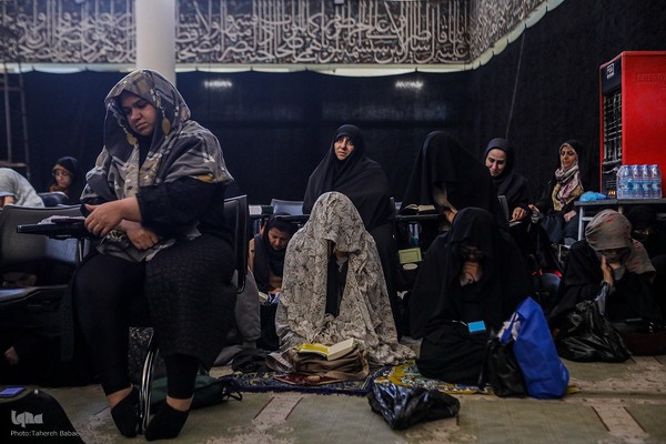 مراسم اعمال ام داوود در مسجد دانشگاه تهران