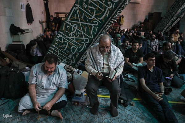 مراسم اعمال ام داوود در مسجد دانشگاه تهران