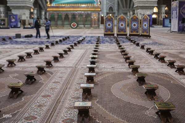 مراسم نثار تاج گل و تجدید بیعت جامعه قرآنی با آرمان‌های امام خمینی(ره) و مقام معظم رهبری