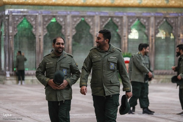 مراسم نثار تاج گل و تجدید بیعت جامعه قرآنی با آرمان‌های امام خمینی(ره) و مقام معظم رهبری