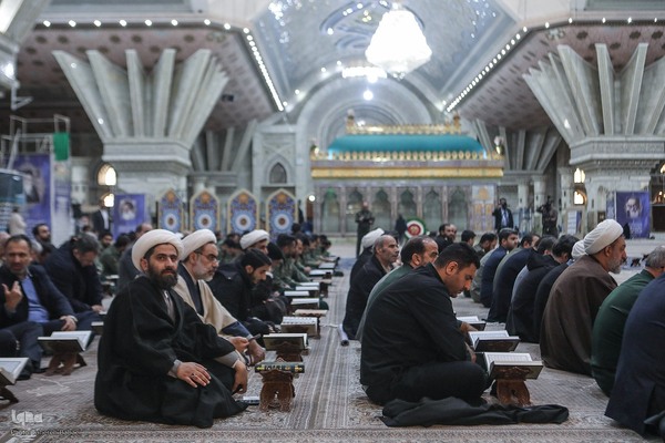 مراسم نثار تاج گل و تجدید بیعت جامعه قرآنی با آرمان‌های امام خمینی(ره) و مقام معظم رهبری