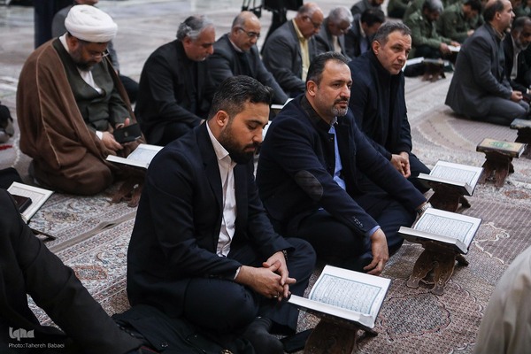 مراسم نثار تاج گل و تجدید بیعت جامعه قرآنی با آرمان‌های امام خمینی(ره) و مقام معظم رهبری