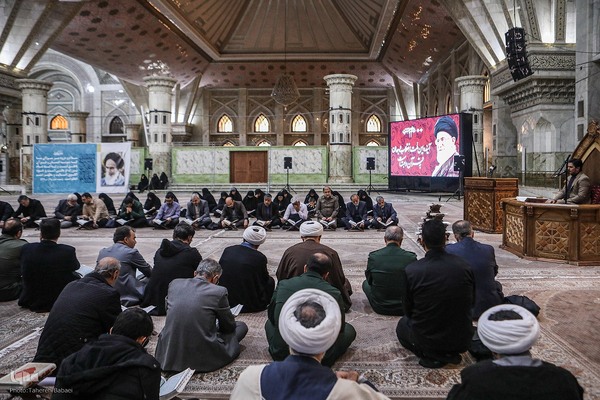 مراسم نثار تاج گل و تجدید بیعت جامعه قرآنی با آرمان‌های امام خمینی(ره) و مقام معظم رهبری