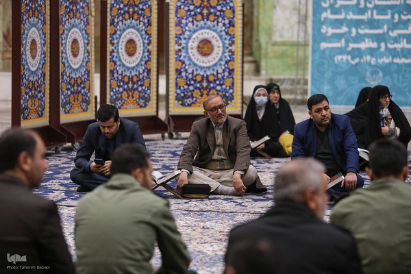 مراسم نثار تاج گل و تجدید بیعت جامعه قرآنی با آرمان‌های امام خمینی(ره) و مقام معظم رهبری