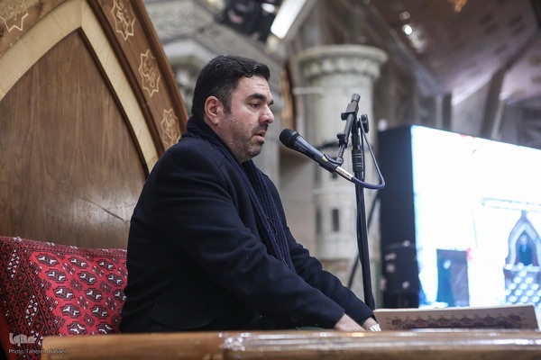 حمیدرضا احمدی‌وفا در مراسم نثار تاج گل و تجدید بیعت جامعه قرآنی با آرمان‌های امام خمینی(ره) و مقام معظم رهبری