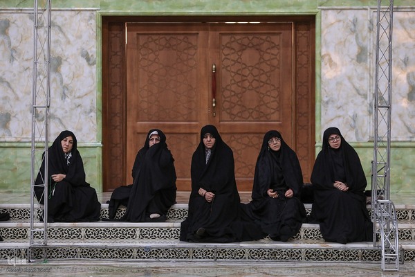 مراسم نثار تاج گل و تجدید بیعت جامعه قرآنی با آرمان‌های امام خمینی(ره) و مقام معظم رهبری