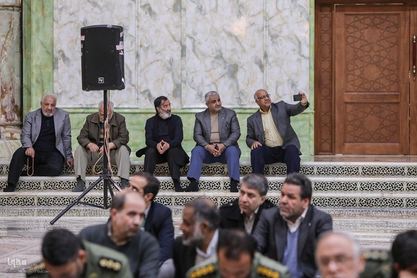 مراسم نثار تاج گل و تجدید بیعت جامعه قرآنی با آرمان‌های امام خمینی(ره) و مقام معظم رهبری