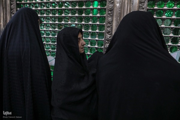 مراسم نثار تاج گل و تجدید بیعت جامعه قرآنی با آرمان‌های امام خمینی(ره) و مقام معظم رهبری