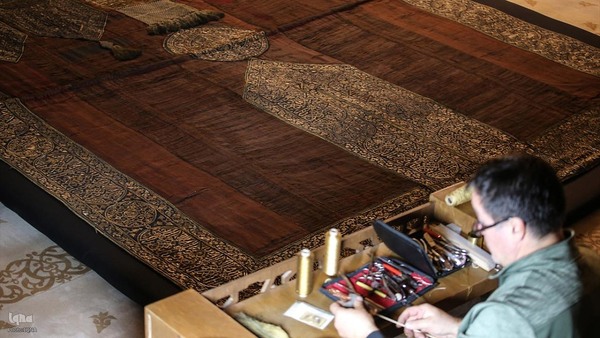 مرمت پرده قدیمی خانه کعبه در ترکیه