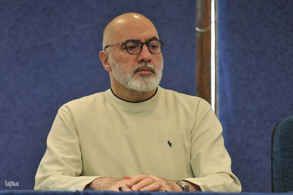 فرهاد قائمیان، مدیر جشنواره بین المللی امام رضا (ع) در نشست خبری بخش هنرهای نمایشی رضوی