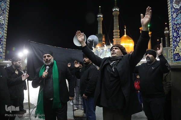 حال و هوای حرم بی بی حضرت معصومه(س) در شب شهادت پدر بزرگوارشان