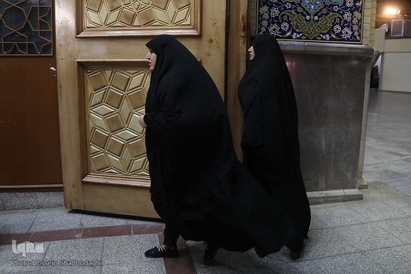 حال و هوای حرم بی بی حضرت معصومه(س) در شب شهادت پدر بزرگوارشان