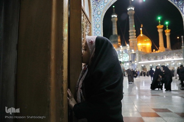 حال و هوای حرم بی بی حضرت معصومه(س) در شب شهادت پدر بزرگوارشان