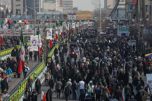 راهپیمایی 22 بهمن در تهران