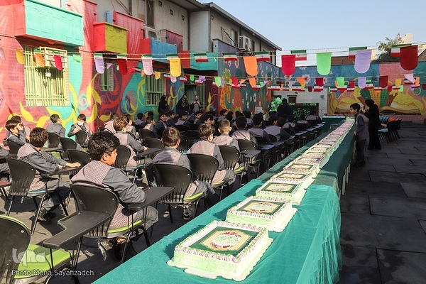 پخت کیک 14 متری به مناسبت میلاد امام حسین(ع) در اهواز