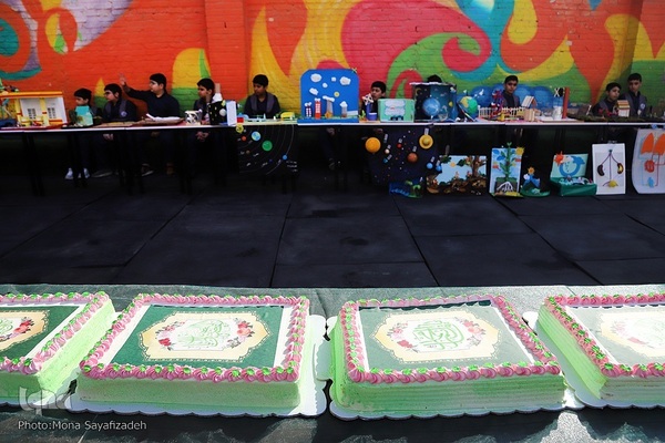 پخت کیک 14 متری به مناسبت میلاد امام حسین(ع) در اهواز