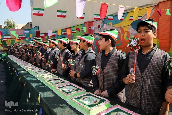 پخت کیک 14 متری به مناسبت میلاد امام حسین(ع) در اهواز