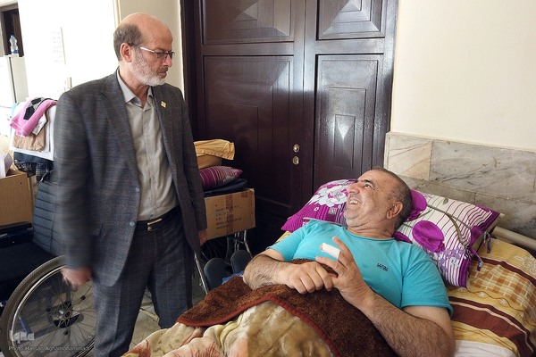 دیدار رییس جهاد دانشگاهی با جانبازان آسایشگاه ثارالله