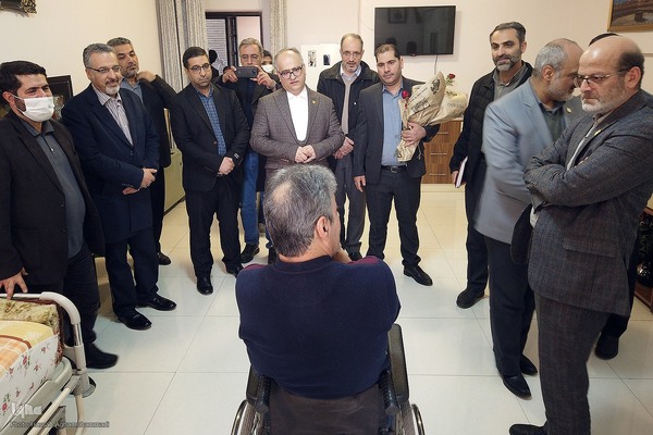 دیدار رییس جهاد دانشگاهی با جانبازان آسایشگاه ثارالله
