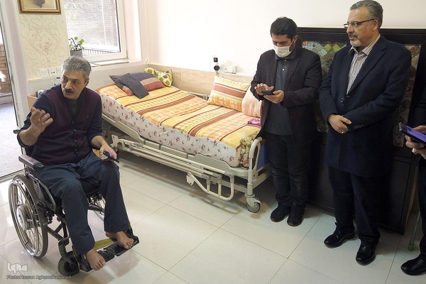 دیدار رییس جهاد دانشگاهی با جانبازان آسایشگاه ثارالله