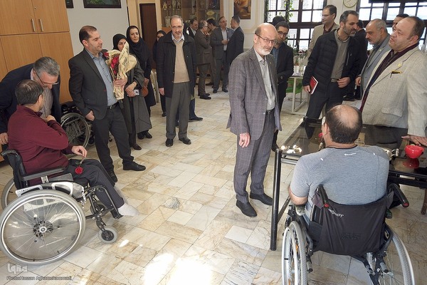 دیدار رییس جهاد دانشگاهی با جانبازان آسایشگاه ثارالله