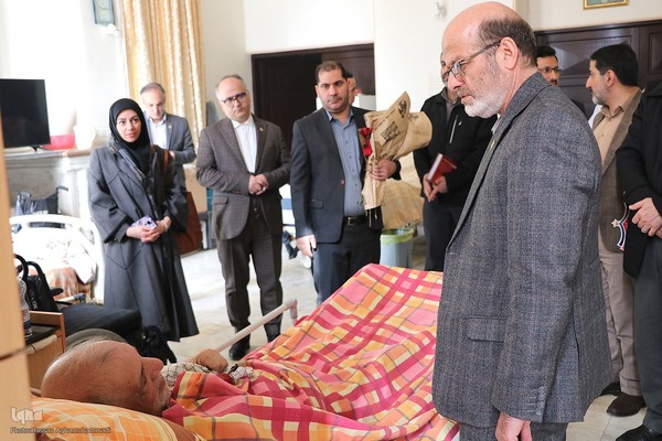 دیدار رییس جهاد دانشگاهی با جانبازان آسایشگاه ثارالله